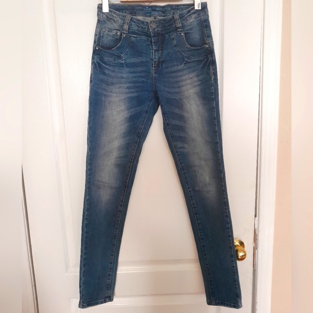 BIANCO SLIM BOYFRIEND JEANS ( Limited edition)